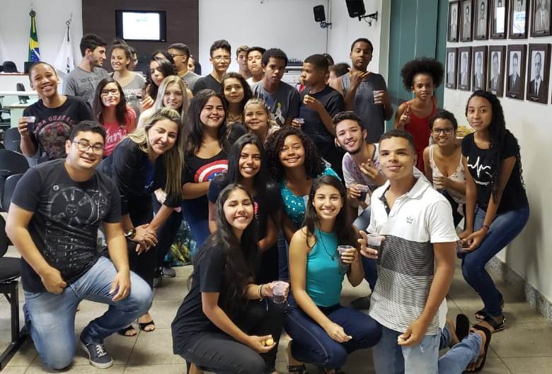 Alunos do Parlamento Jovem comparecem em grande número para primeira oficina